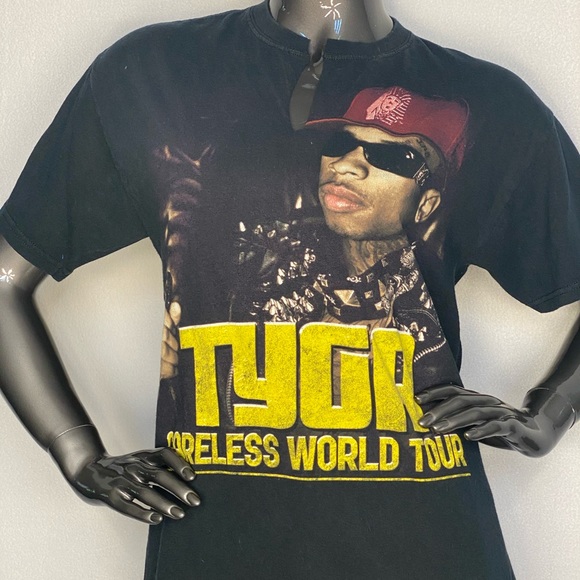 - TYGA CARELESS WORLD TOUR 2012 - Picture 1 of 8